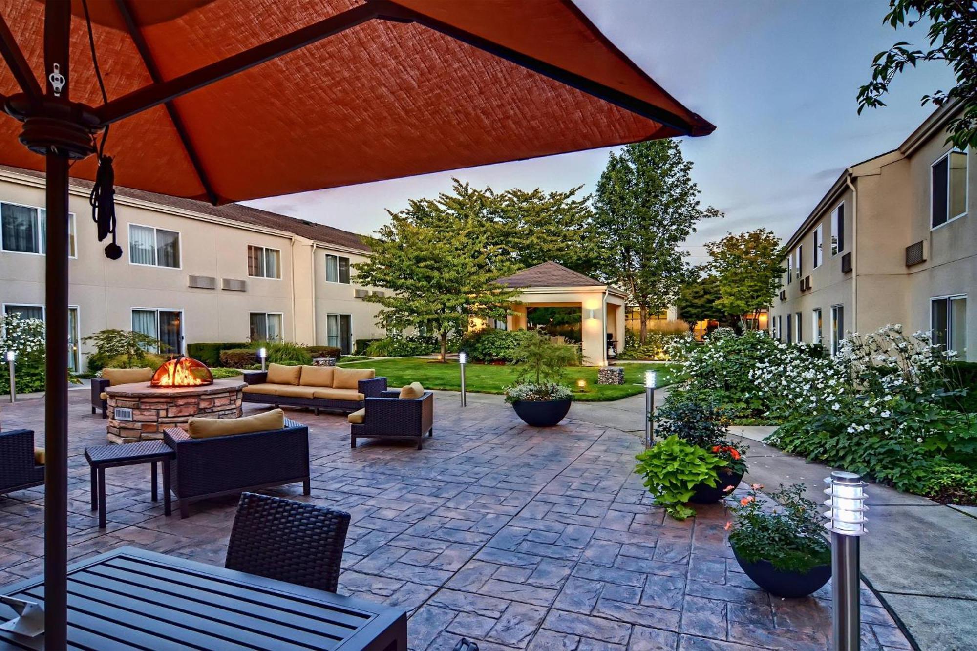 Courtyard By Marriott Eugene Springfield Hotel Exterior foto