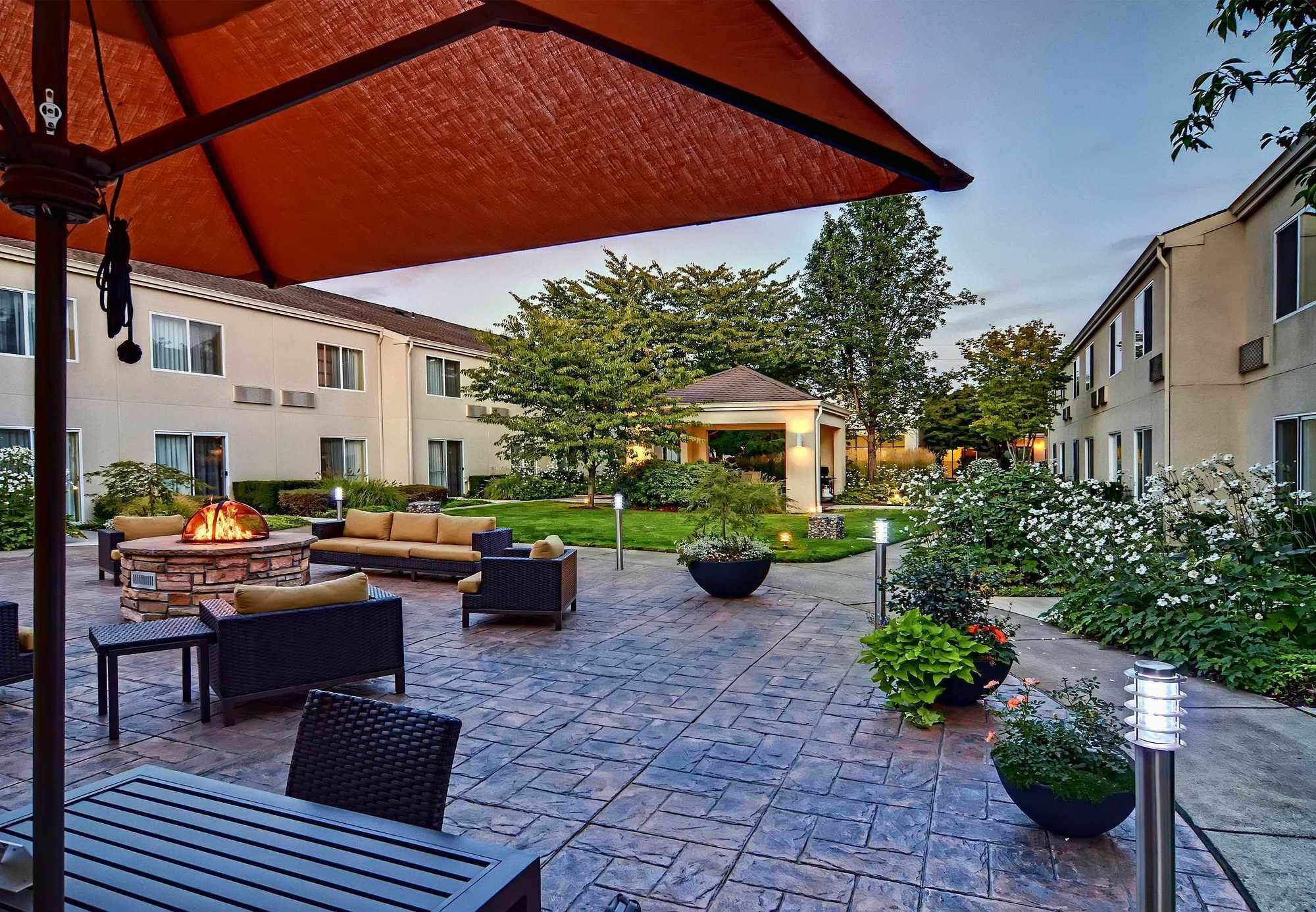 Courtyard By Marriott Eugene Springfield Hotel Exterior foto