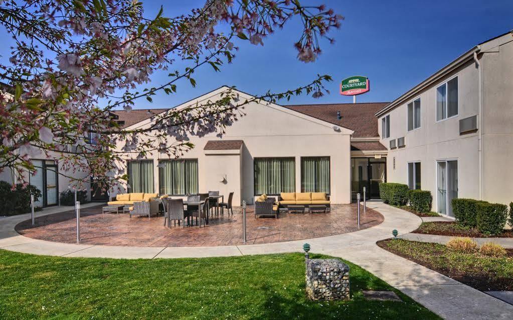Courtyard By Marriott Eugene Springfield Hotel Exterior foto